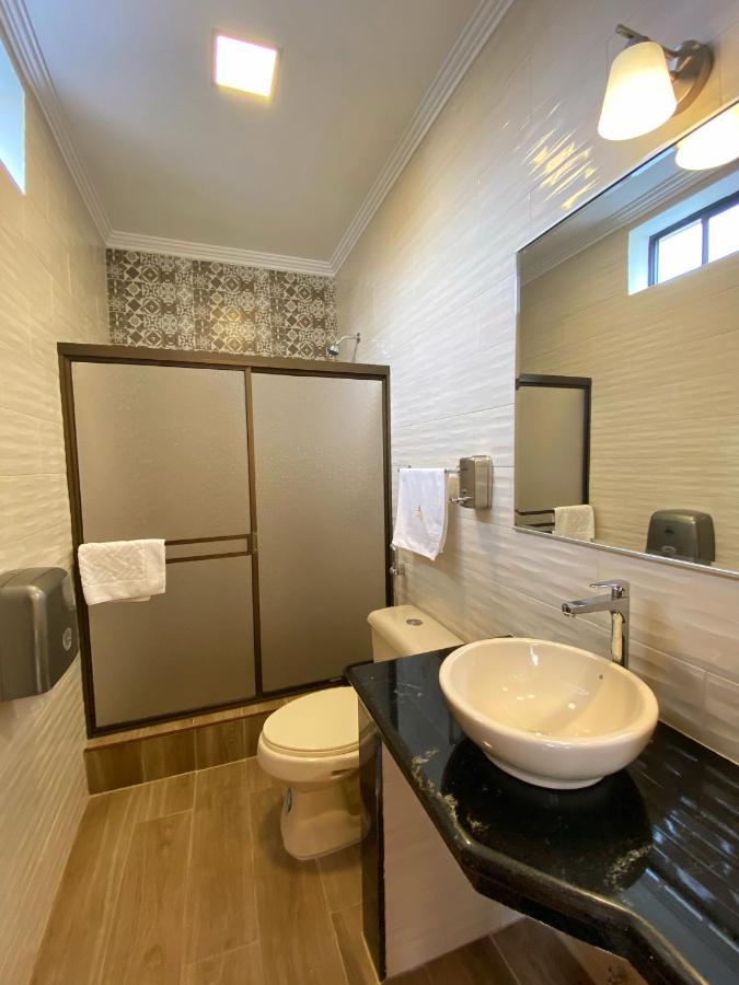 Hostal California Inn Guayaquil Extérieur photo